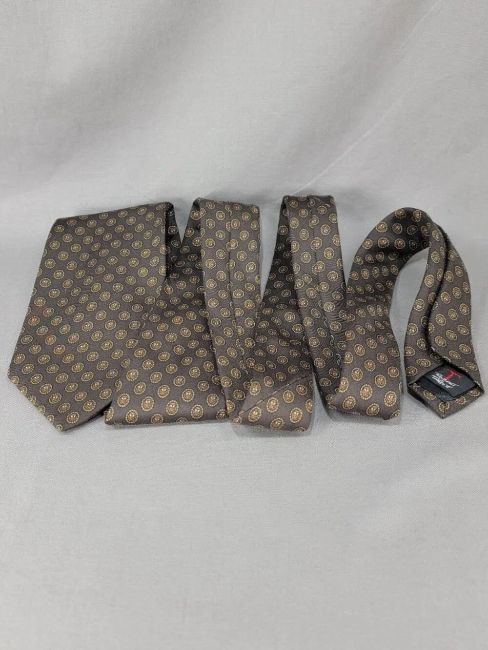 Vtg Robert Talbott Oxbridge Silk Necktie Tie Mens Brown Tan Foulard Medallion